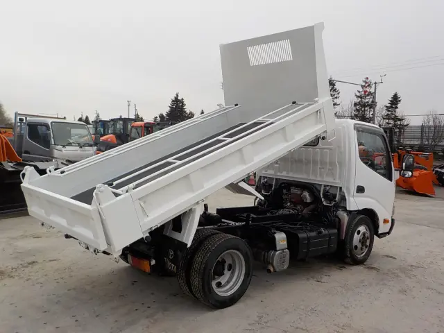 トヨタ ダイナ TKG-XZU675D(4WD)の写真5