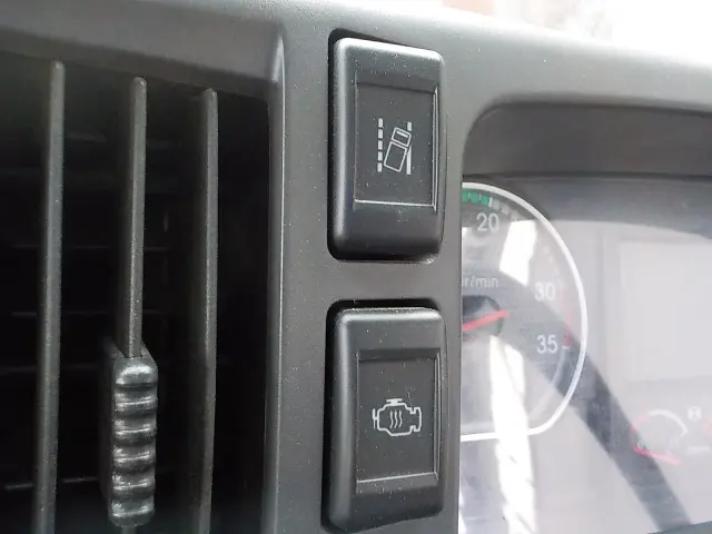 いすゞ フォワード 2PG-FRR90S1(2WD)の写真42