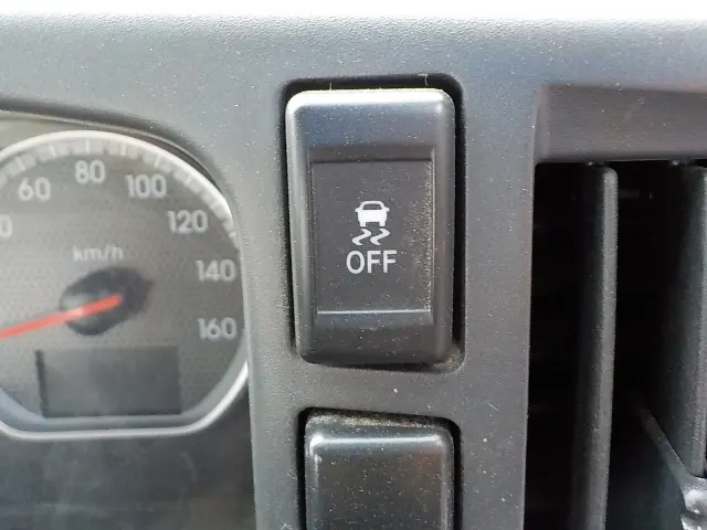 いすゞ フォワード 2PG-FRR90S1(2WD)の写真45