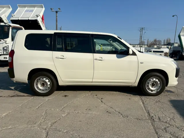 トヨタ プロボックスバン DBE-NCP165V(4WD)の写真4