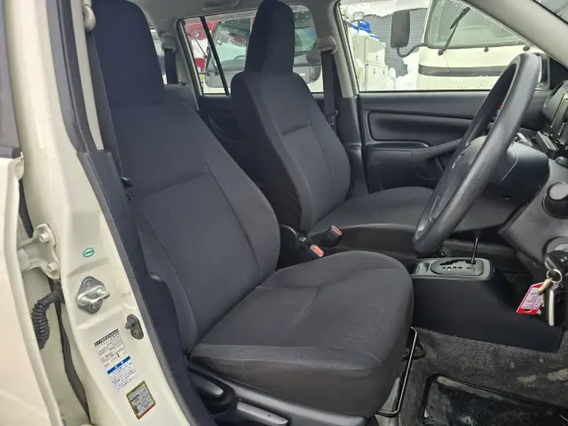 トヨタ プロボックスバン DBE-NCP165V(4WD)の写真17