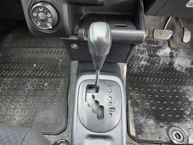 トヨタ プロボックスバン DBE-NCP165V(4WD)の写真20