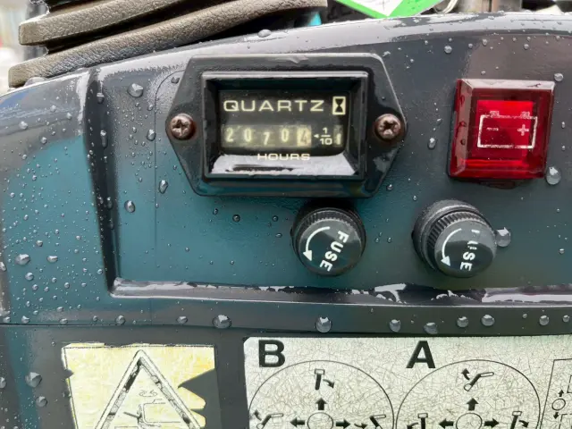 IHI 油圧ショベル8VX 不明の写真19