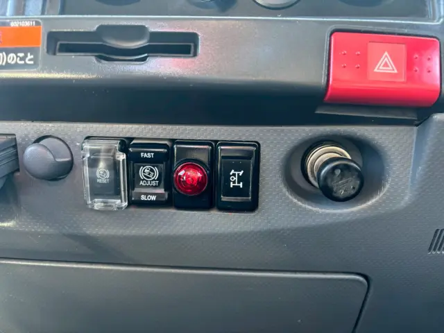 いすゞ エルフ TKG-NMR85AN(2WD)の写真29