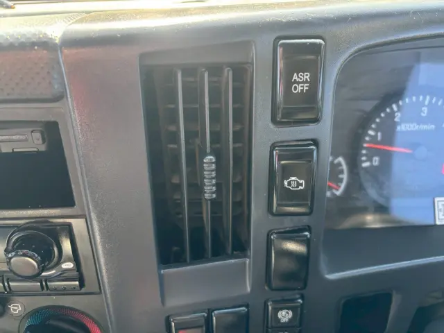 いすゞ エルフ TKG-NMR85AN(2WD)の写真30