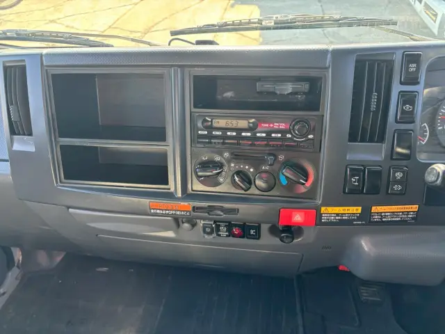 いすゞ エルフ TKG-NMR85AN(2WD)の写真32