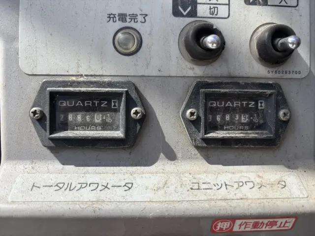 いすゞ エルフ PB-NKR81N(2WD)の写真15