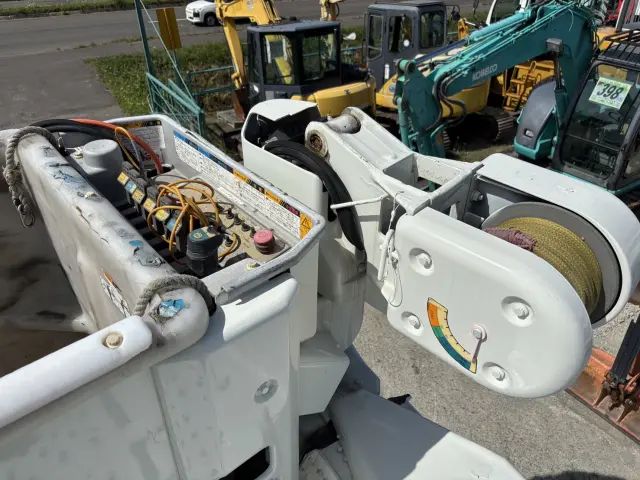 いすゞ エルフ PB-NKR81N(2WD)の写真20