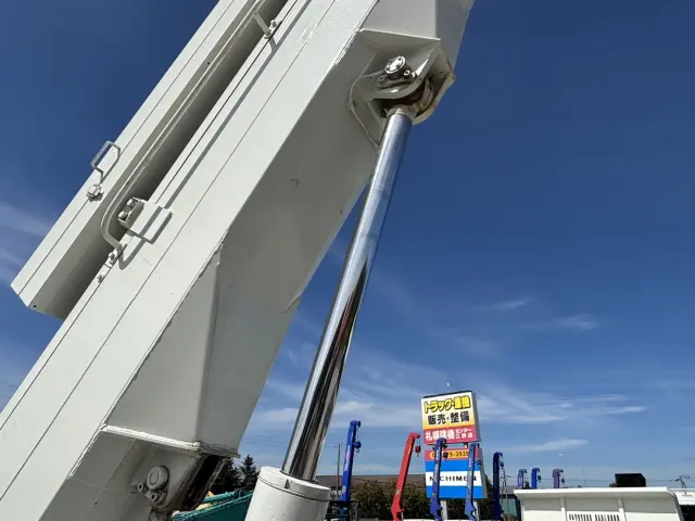 いすゞ エルフ PB-NKR81N(2WD)の写真25