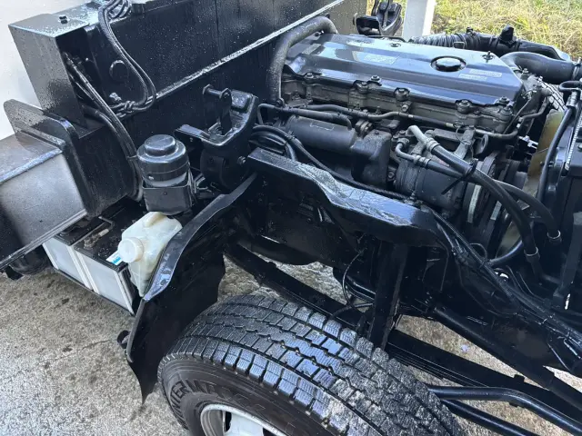 いすゞ エルフ PB-NKR81N(2WD)の写真29