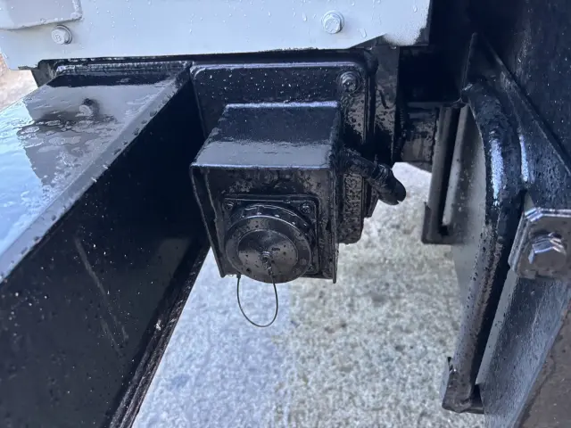 いすゞ エルフ PB-NKR81N(2WD)の写真39