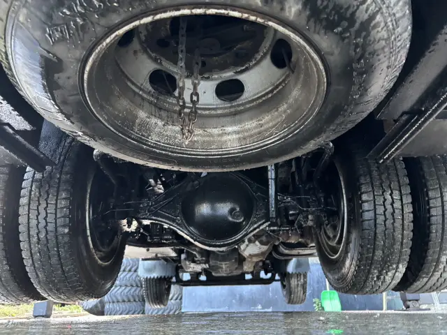 いすゞ エルフ PB-NKR81N(2WD)の写真40