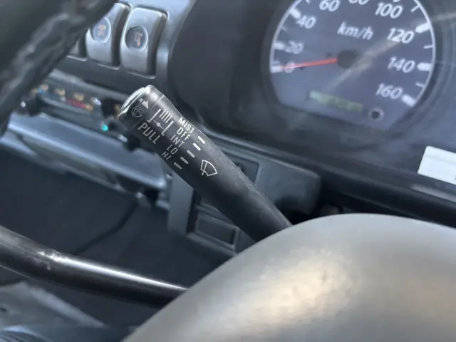いすゞ エルフ PB-NKR81N(2WD)の写真43