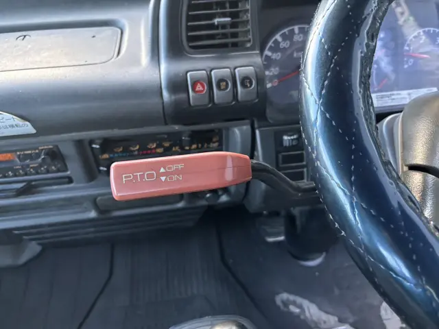 いすゞ エルフ PB-NKR81N(2WD)の写真46