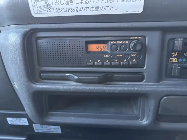 いすゞ エルフ PB-NKR81N(2WD)の写真48