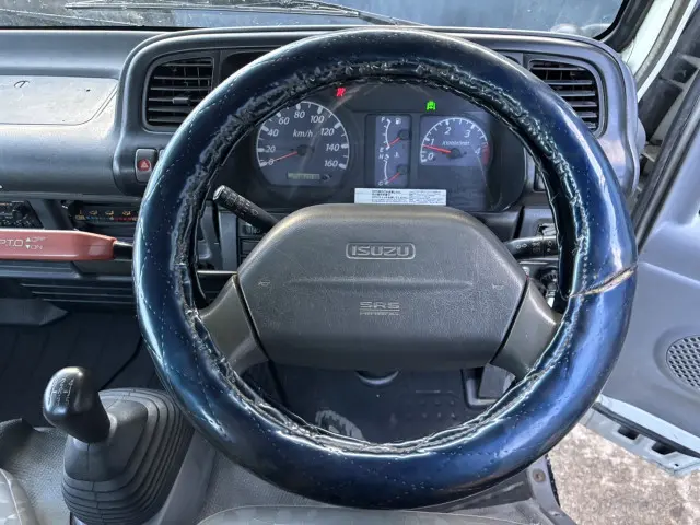 いすゞ エルフ PB-NKR81N(2WD)の写真50