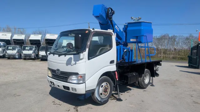 日野 デュトロ BDG-XZU368M(4WD)の写真1