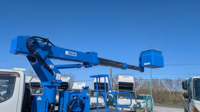 日野 デュトロ BDG-XZU368M(4WD)の写真27