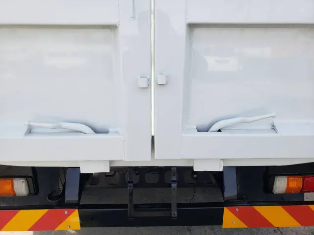 いすゞ フォワード SKG-FRR90S1(2WD)の写真14