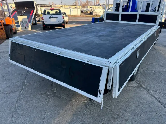 三菱 キャンター TPG-FEB50(2WD)の写真12