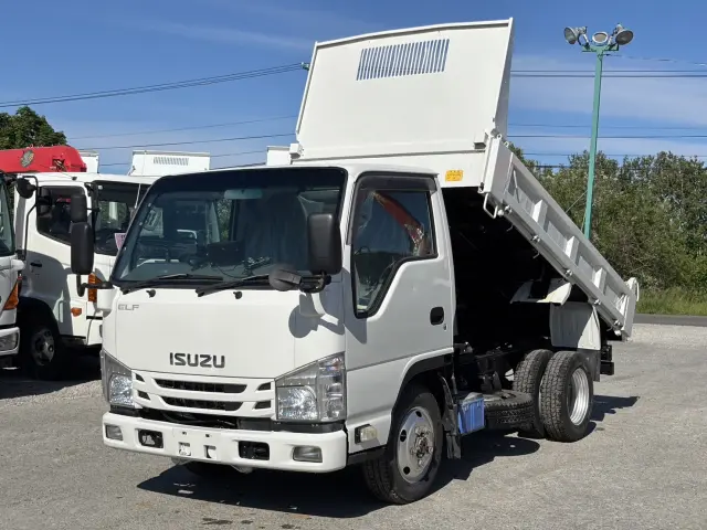 いすゞ エルフ TKG-NJS85AN(4WD)の写真1