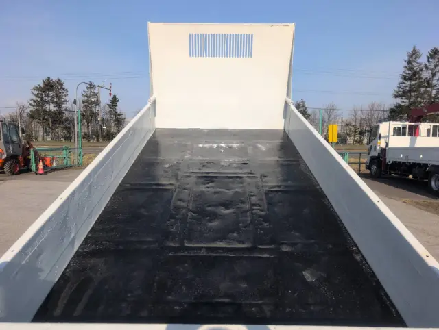 いすゞ エルフ TKG-NJS85AN(4WD)の写真9