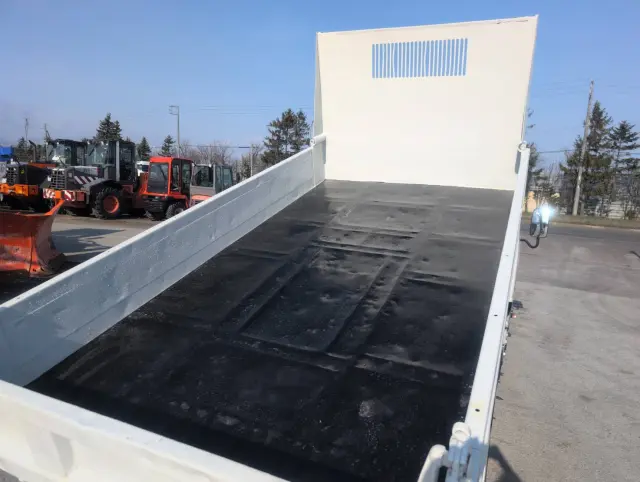 いすゞ エルフ TKG-NJS85AN(4WD)の写真10