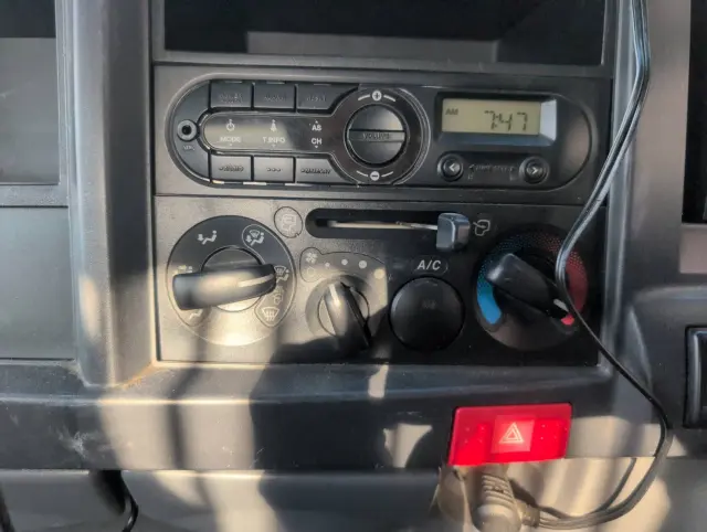 いすゞ エルフ TKG-NJS85AN(4WD)の写真45