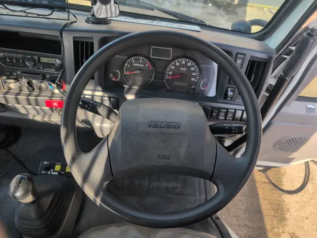 いすゞ エルフ TKG-NJS85AN(4WD)の写真50