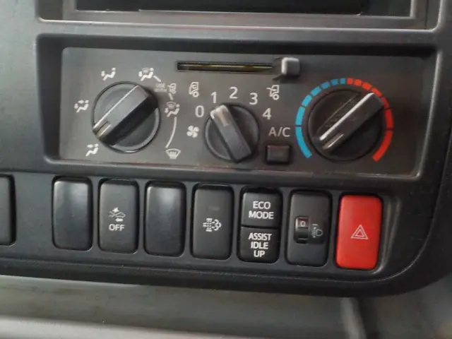 トヨタ トヨエース TKG-XZU775(4WD)の写真31