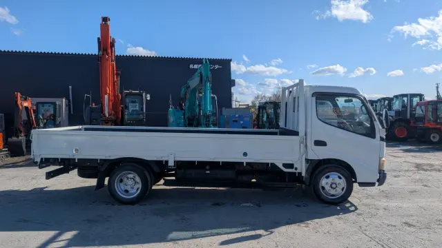 トヨタ ダイナ BDG-XZU344(2WD)の写真4