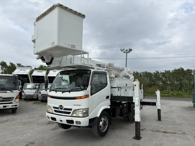 日野 デュトロ BDG-XZU354E(2WD)の写真1