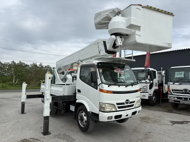 日野 デュトロ BDG-XZU354E(2WD)の写真3