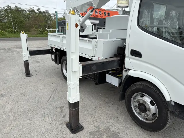 日野 デュトロ BDG-XZU354E(2WD)の写真9