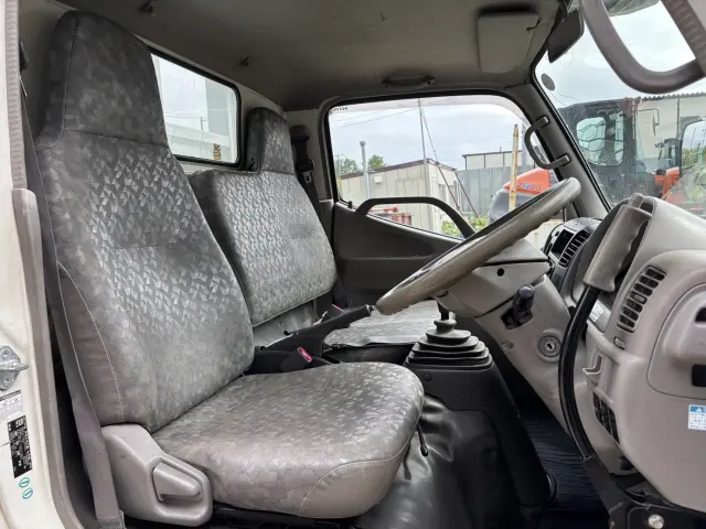 日野 デュトロ BDG-XZU354E(2WD)の写真34