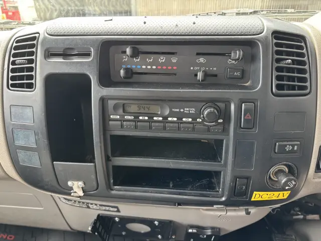 日野 デュトロ BDG-XZU354E(2WD)の写真42