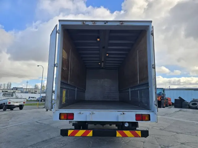 荷台内寸6.21ｍｘ2.37ｍｘ2.32ｍ（高さ）※後部ドア部分の高さは2.32ｍです|日野 レンジャー TKG-FC9JLAP(2WD)の写真10