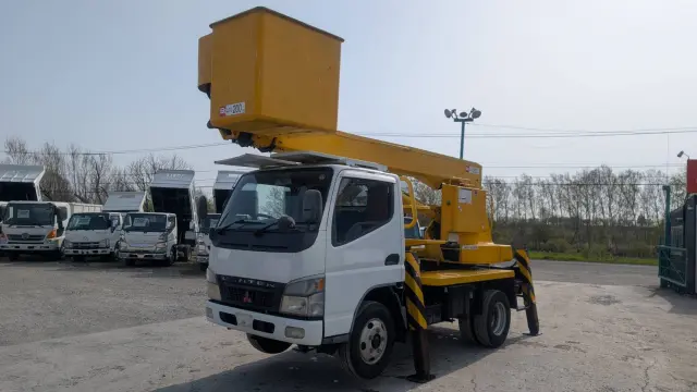 三菱 キャンター PA-FE73DB(2WD)の写真1