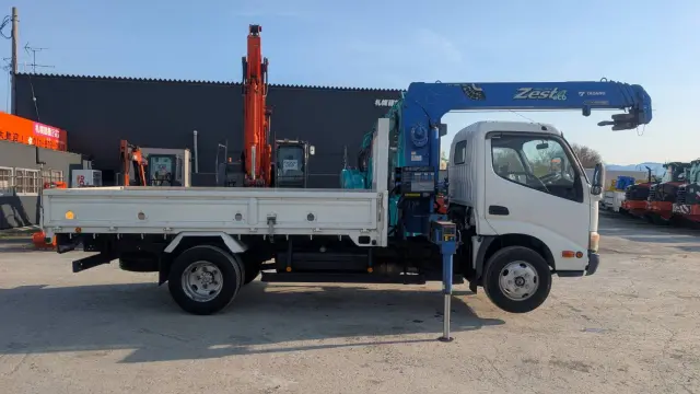 日野 デュトロ SKG-XZU650M(2WD)の写真4