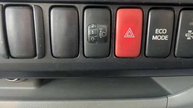 日野 デュトロ SKG-XZU650M(2WD)の写真45