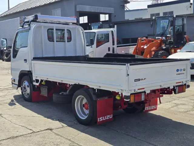 いすゞ エルフ TRG-NHS85A(4WD)の写真6
