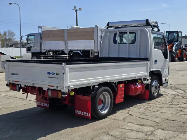 いすゞ エルフ TRG-NHS85A(4WD)の写真8