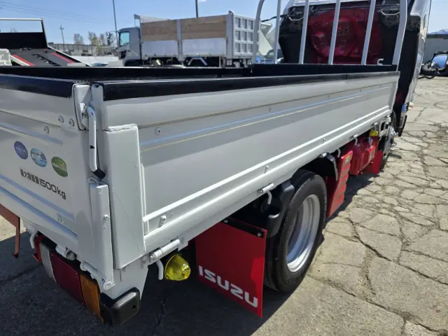 いすゞ エルフ TRG-NHS85A(4WD)の写真10