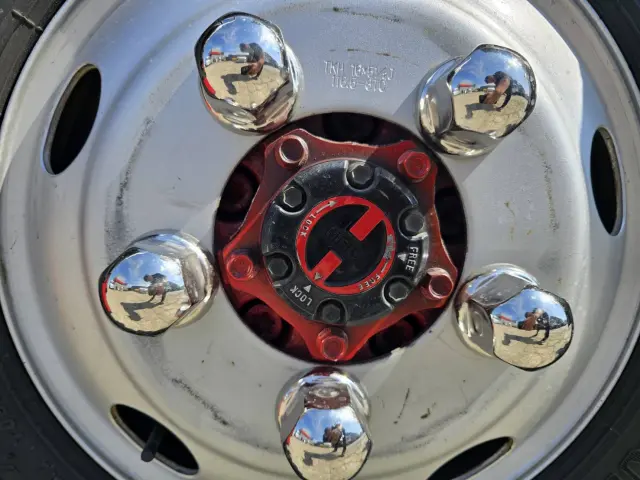 いすゞ エルフ TRG-NHS85A(4WD)の写真24