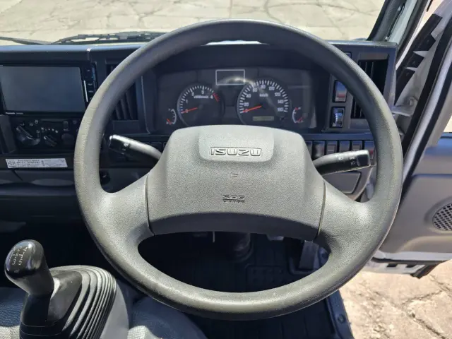 いすゞ エルフ TRG-NHS85A(4WD)の写真26