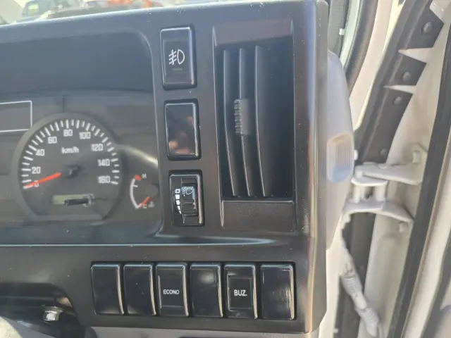 いすゞ エルフ TRG-NHS85A(4WD)の写真30