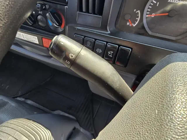 いすゞ エルフ TRG-NHS85A(4WD)の写真31