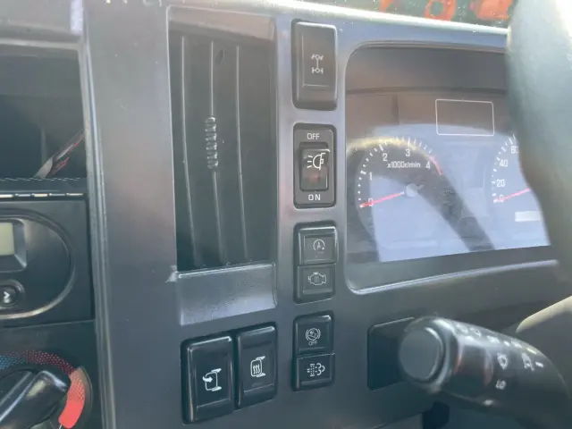 いすゞ エルフ TPG-NMS85AN(4WD)の写真28