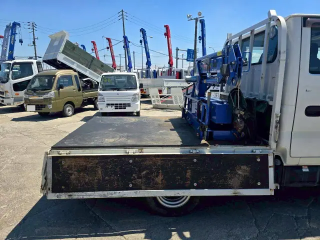 いすゞ エルフ TRG-NHR85A(2WD)の写真15