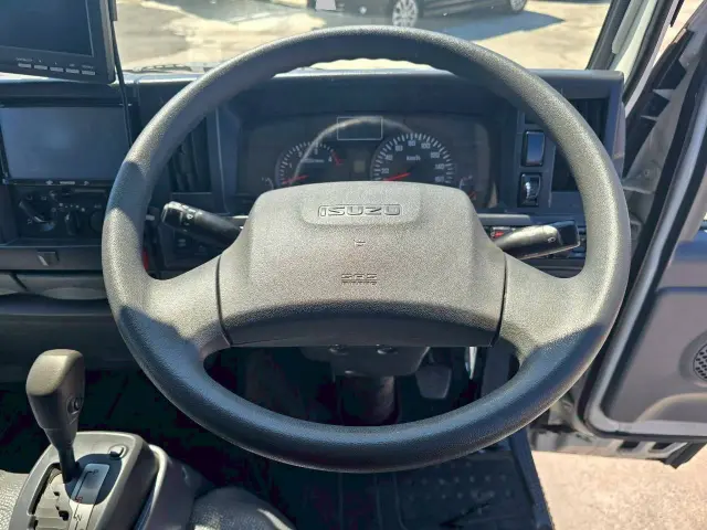 いすゞ エルフ TRG-NHR85A(2WD)の写真32